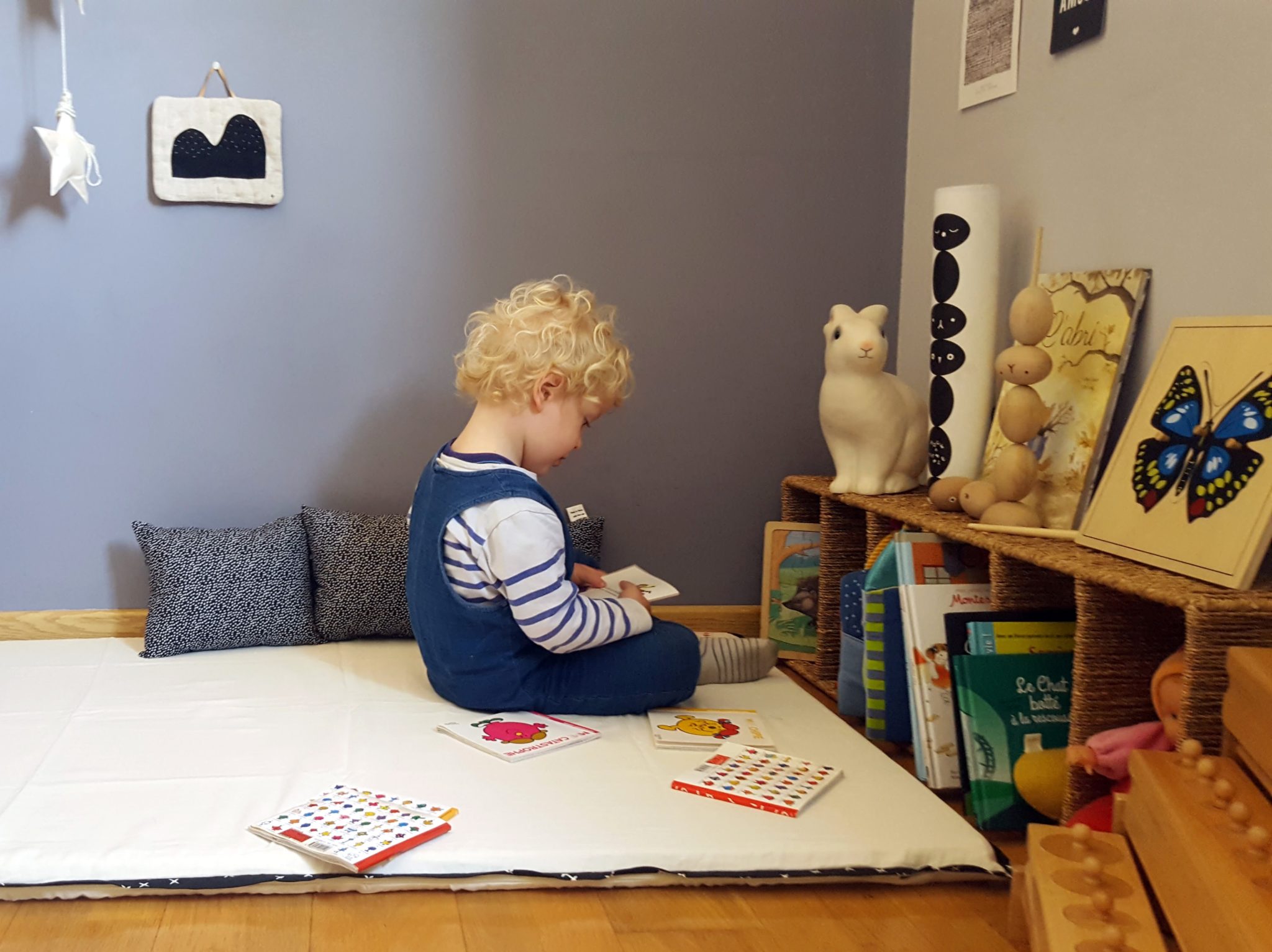 Comment aménager un coin jeux bébé Montessori ?